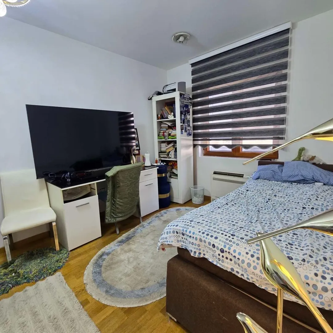 Prodaja, trosoban stan, 120m², Tološka šuma, Podgorica