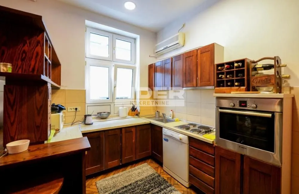 Prodaja, trosoban stan, 86m², Cvetni Trg, Vračar Sve Podlokacije