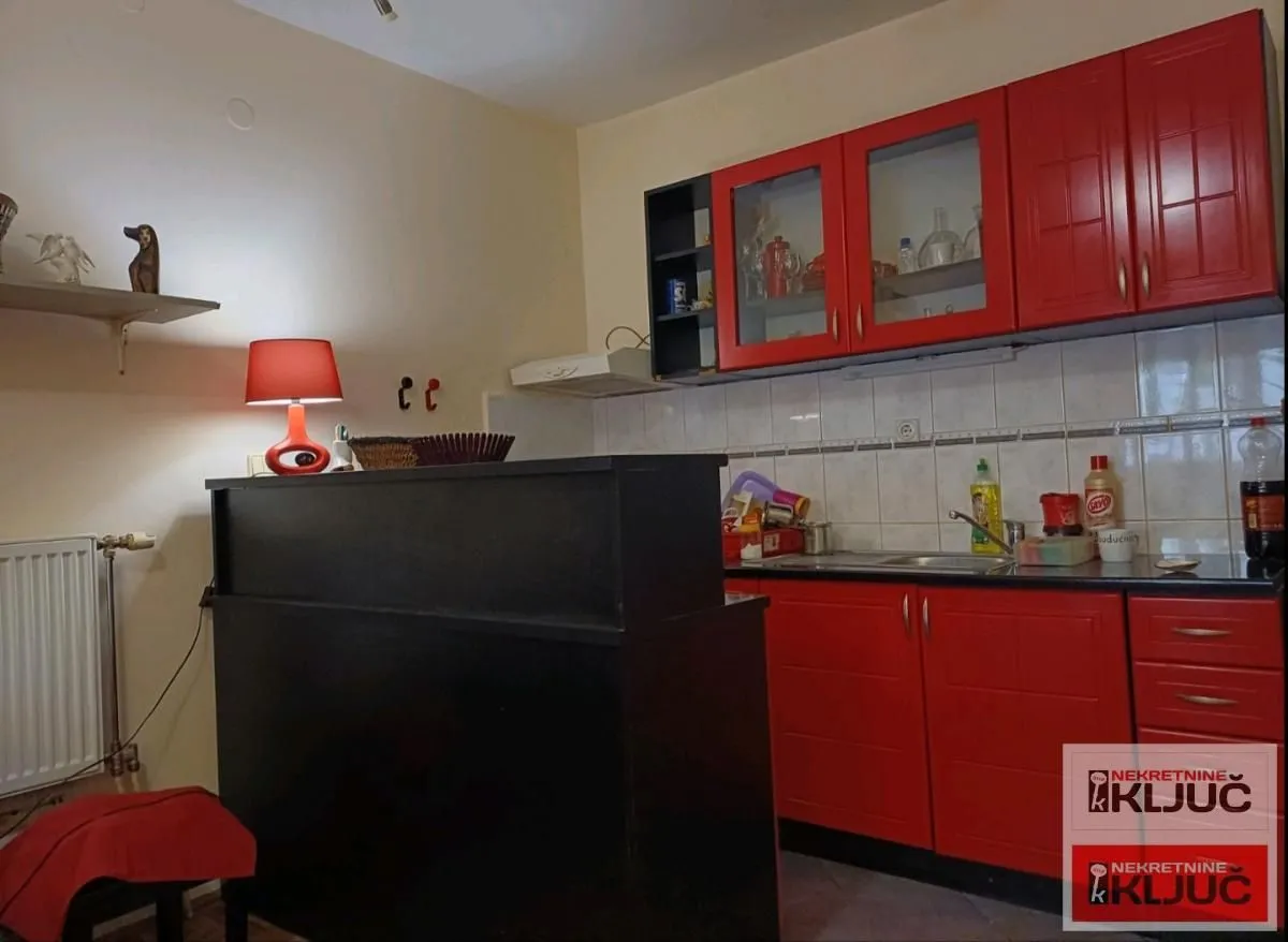 Izdavanje, jednosoban stan, 40m², Grbavica, Novi Sad Sve Podlokacije