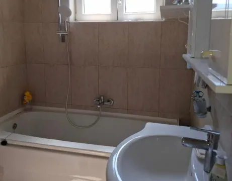Rent, two bedroom apartment, 75m², Lješevići, Kotor - image 9