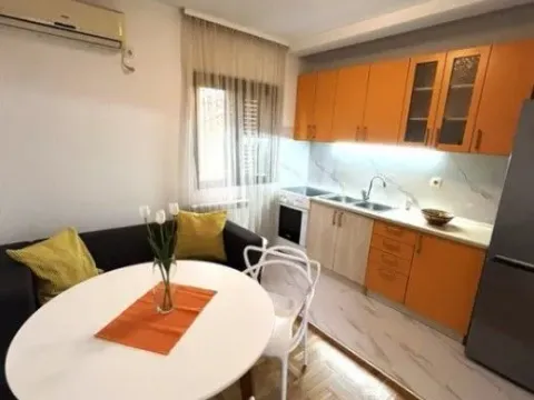 Izdavanje, jednosoban stan, 35m2, Krivi Most, Podgorica Izdavanje, jednosoban stan, 35m2, Krivi Most, Podgorica