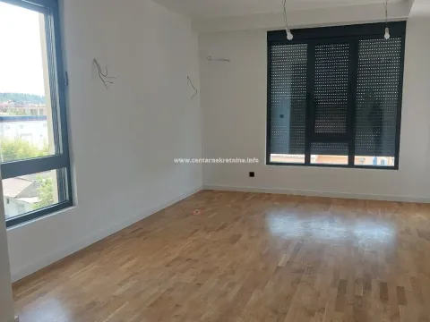 Izdavanje, poslovni prostor, 108m², City Kvart, Podgorica - image 9