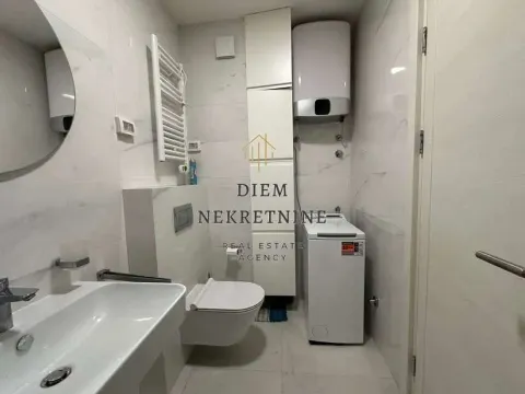 Izdavanje, jednosoban stan, 55m², Centar, Bar - image 9