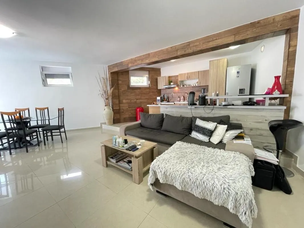 Prodaja, kuća, 250m², Dobra Voda, Budva