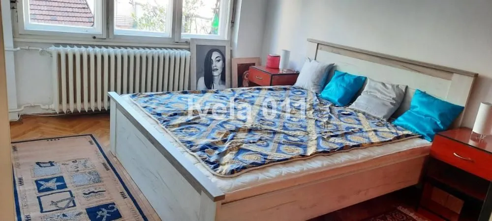 Sale, two bedroom apartment, 50m², Kalenić Pijaca, Vračar Sve Podlokacije