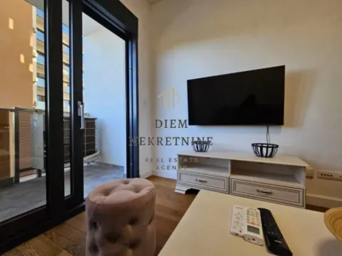 Izdavanje, dvosoban stan, 80m², Soho City, Bar - image 6