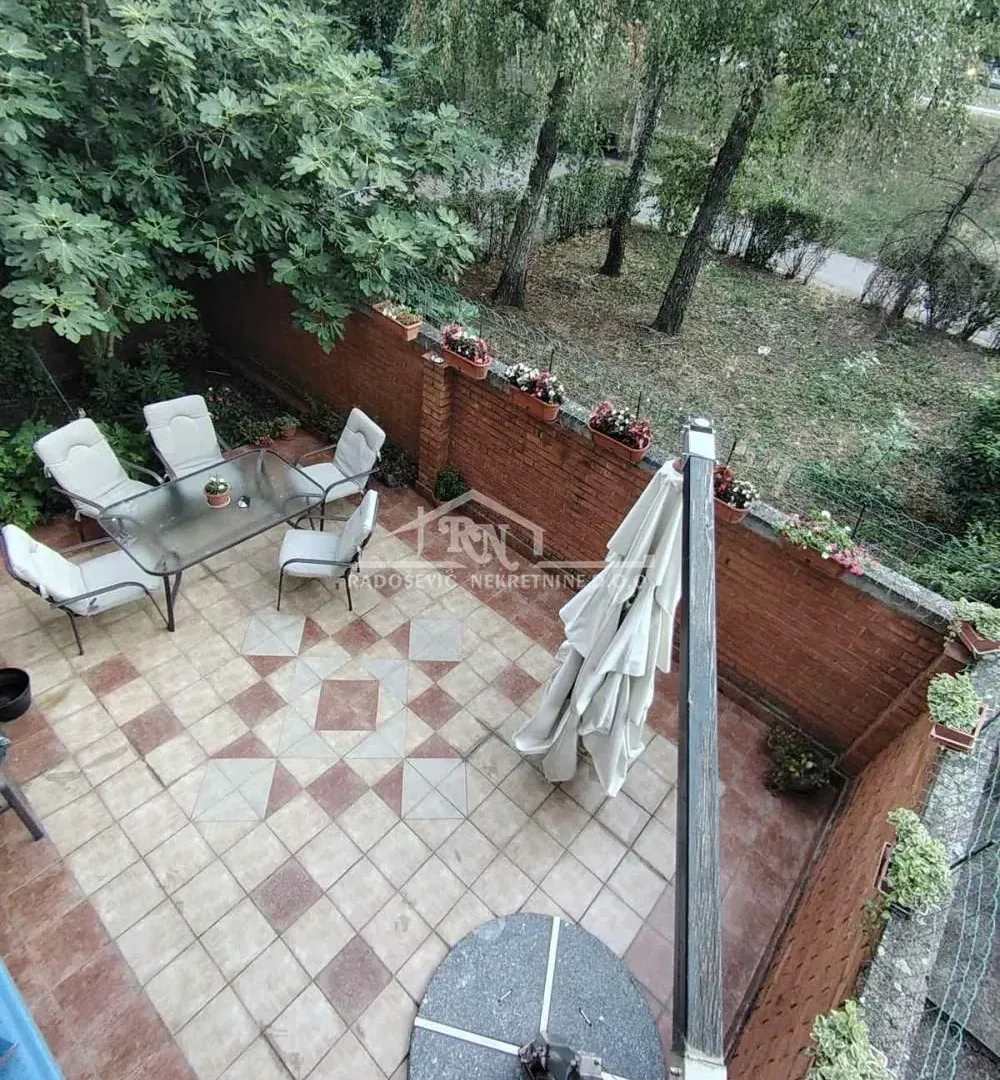 Prodaja, trosoban stan, 100m², Labudovo Brdo, Beograd