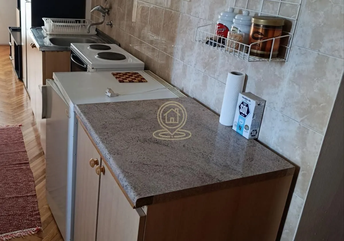Izdavanje, jednosoban stan, 31m², Bulevar Oslobodjenja, Novi Sad Sve Podlokacije