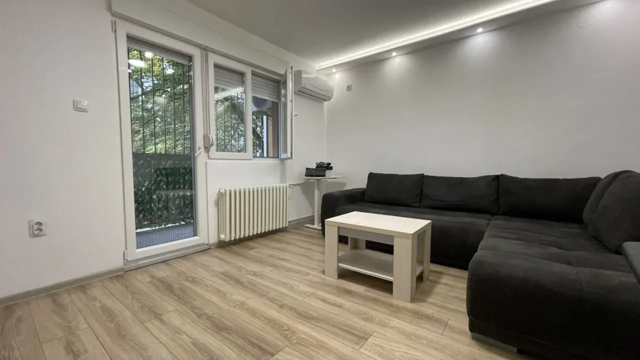 Izdavanje, jednosoban stan, 54m², Rotkvarija, Novi Sad Sve Podlokacije
