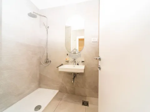 Sale, two bedroom apartment, 71m², Central Point, Podgorica - image 16