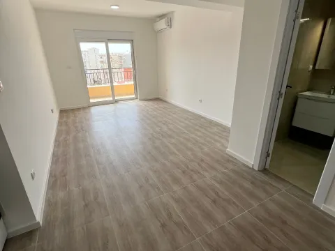 Rent, studio apartment, 30m², Šušanj, Bar - image 2