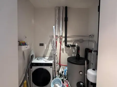 Rent, two bedroom apartment, 60m², Savski Venac, Beograd - image 19