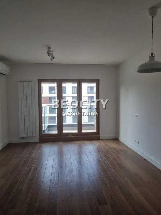 Izdavanje, trosoban stan, 72m², Karaburma, Palilula Sve Podlokacije