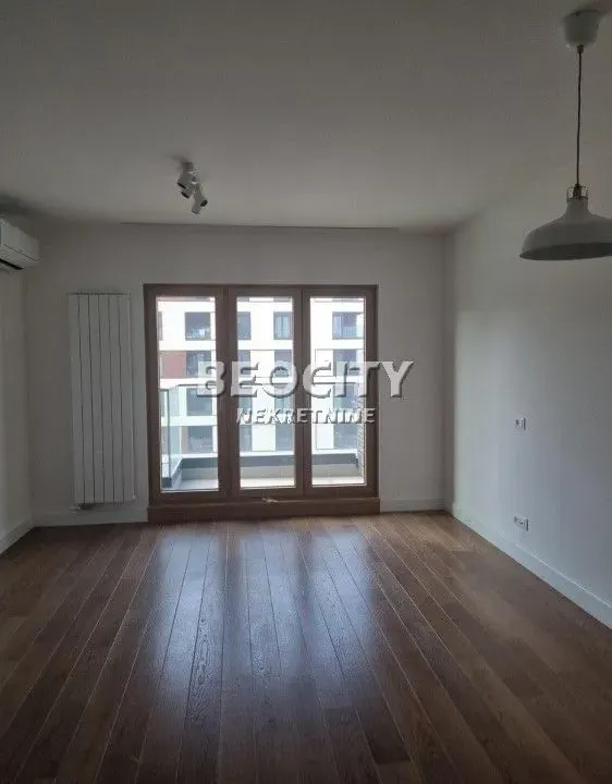 Izdavanje, trosoban stan, 72m², Karaburma, Palilula Sve Podlokacije