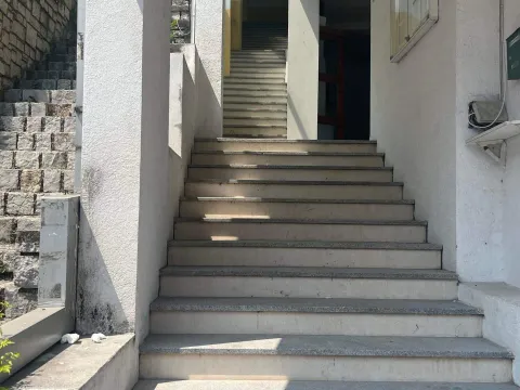 Sale, three bedroom apartment, 382m², Komoševina, Budva - image 3