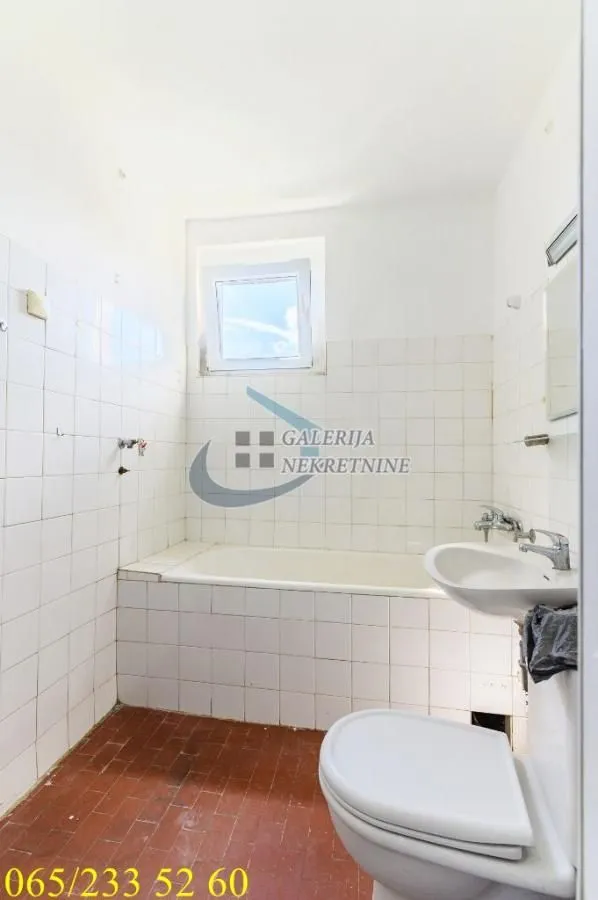 Prodaja, trosoban stan, 77m², Banjica, Voždovac Sve Podlokacije