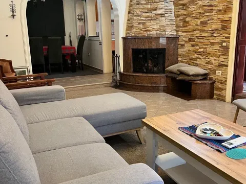 Rent, house, 200m², Donja Gorica, Podgorica - image 8