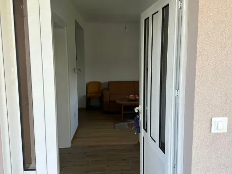 Izdavanje, stan, 34m², Tološka šuma, Podgorica - image 6