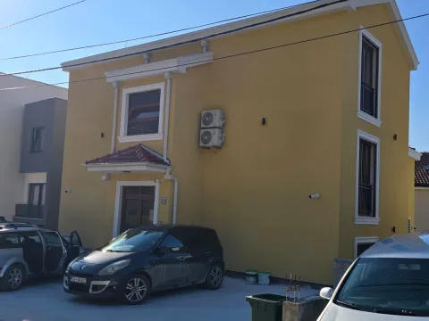 Rent, one bedroom apartment, 55m², Tivat, Crna Gora - image 14