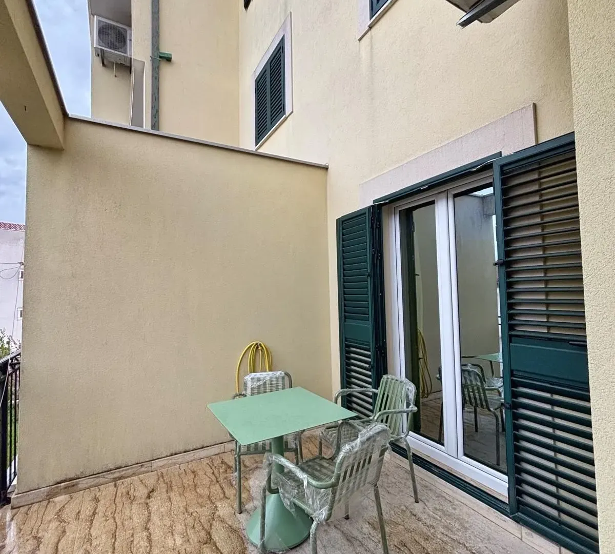 Prodaja, stan, 45m², Kalimanj, Tivat