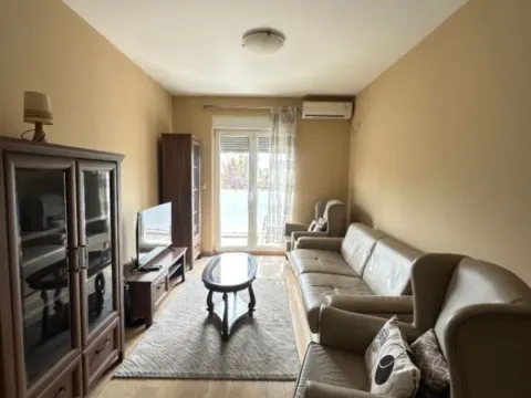 Izdavanje, jednosoban stan, 43m², City Kvart, Podgorica