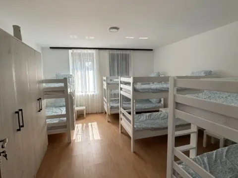 Rent, house, 350m², Dobanovci, Surčin - image 13