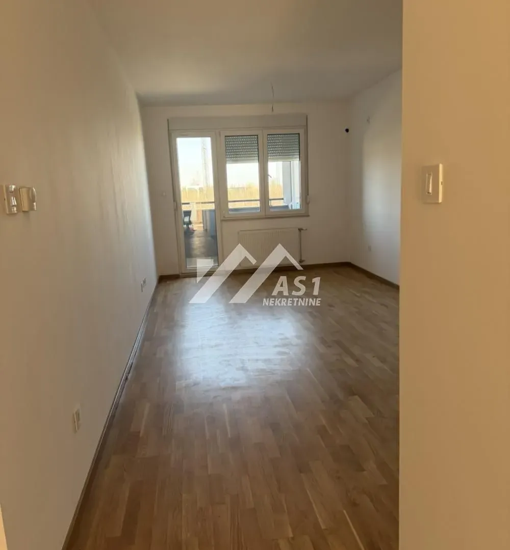 Izdavanje, trosoban stan, 63m², Avijatičarsko naselje, Novi Sad Sve Podlokacije