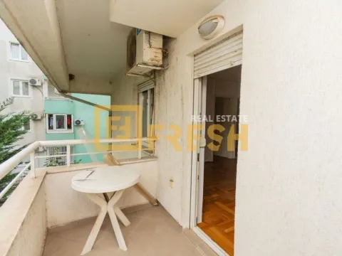 Izdavanje, poslovni prostor, 65m², Stari Aerodrom, Podgorica - image 10