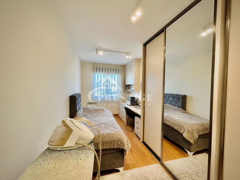 Prodaja, dvosoban stan, 70m², Tološi, Podgorica