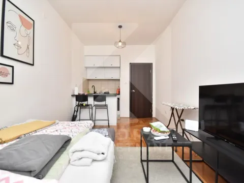 Rent, studio apartment, 25m², City Kvart, Podgorica - image 2