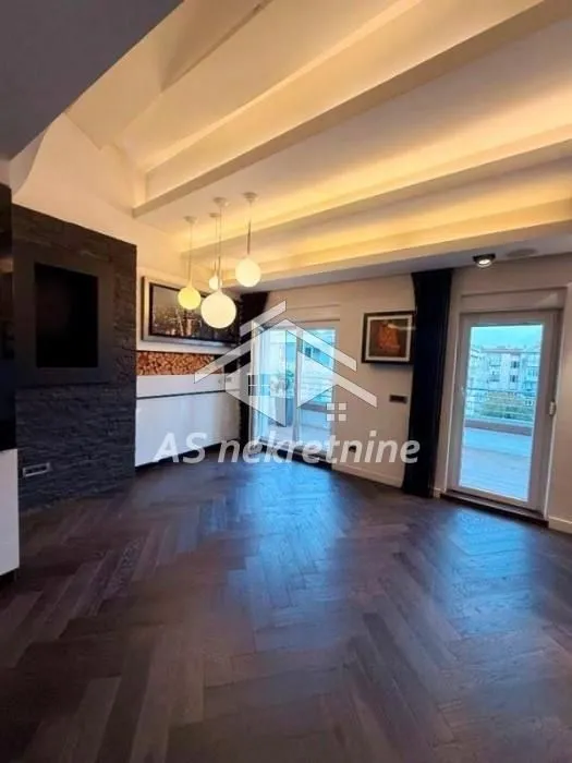 Prodaja, četvorosoban stan, 117m², Vračar Sve Podlokacije, Beograd