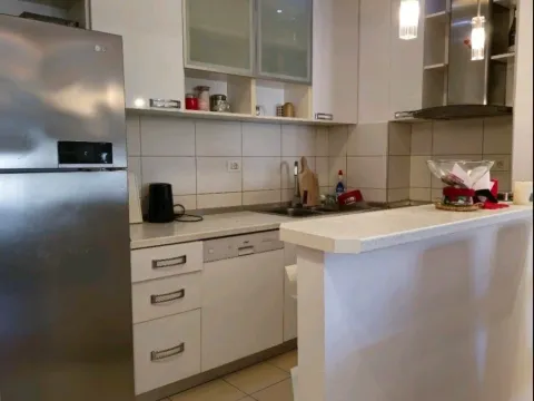 Izdavanje, jednosoban stan, 53m², City Kvart, Podgorica - image 9