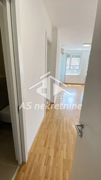 Izdavanje, trosoban stan, 58m², Zvezdara Sve Podlokacije, Beograd