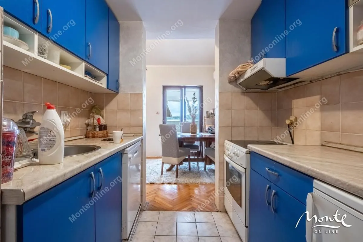 Prodaja, trosoban stan, 63m², Tivat, Crna Gora