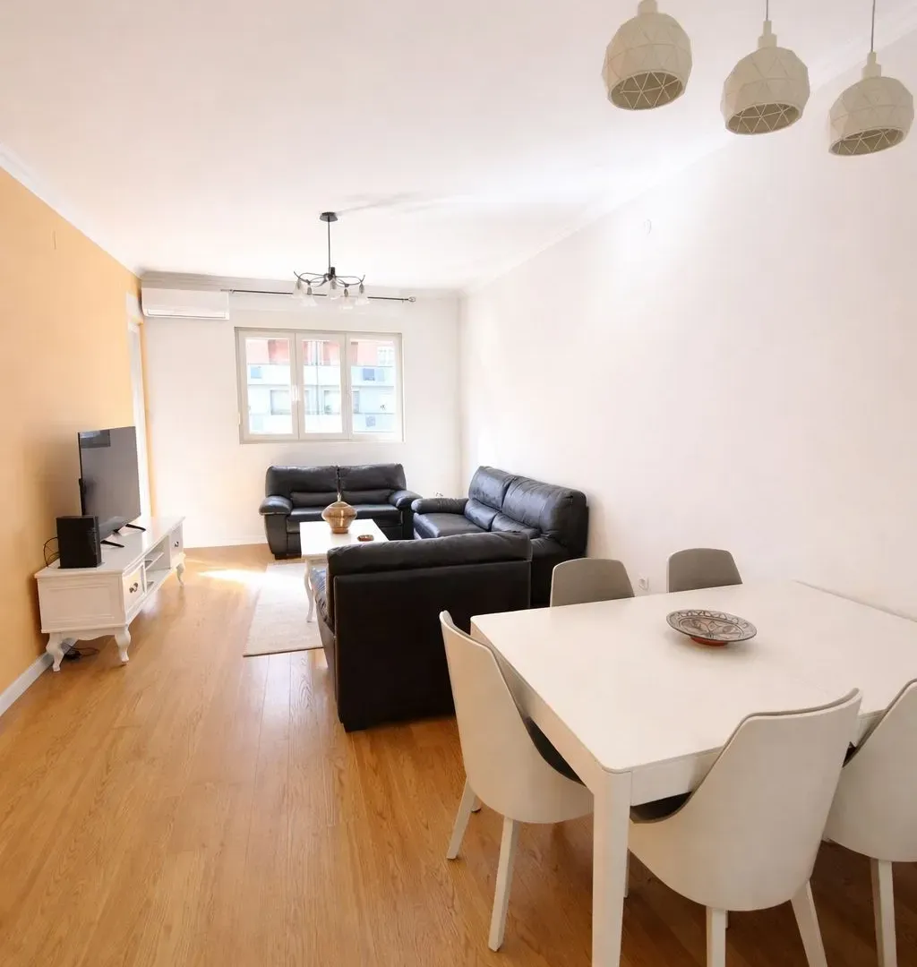 Izdavanje, dvosoban stan, 70m², Central Point, Podgorica