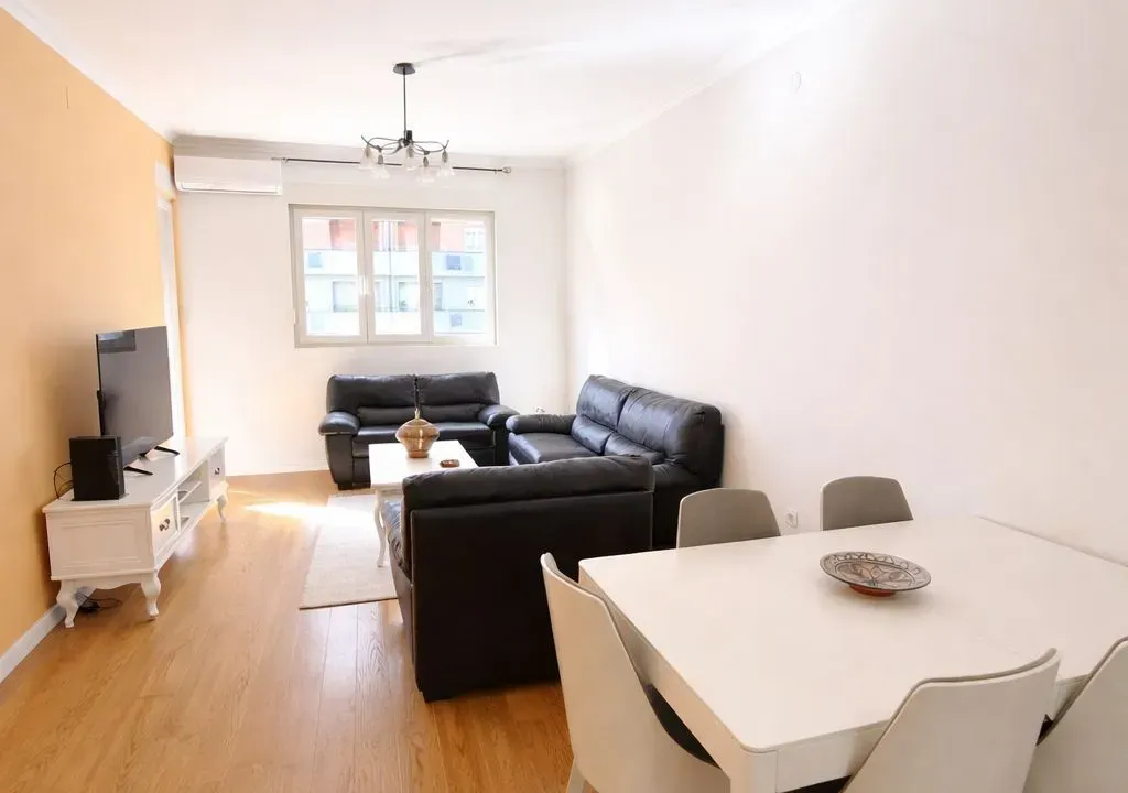 Izdavanje, dvosoban stan, 70m², Central Point, Podgorica