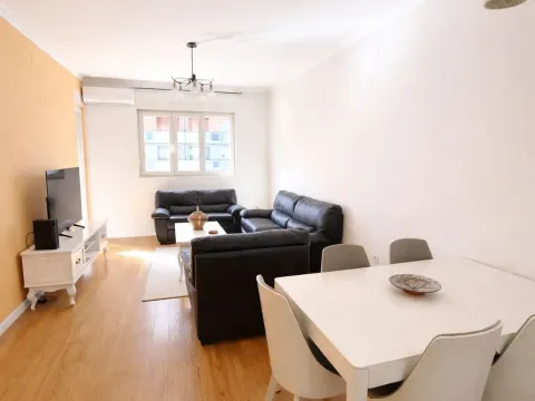 Izdavanje, dvosoban stan, 70m², Central Point, Podgorica - image 1