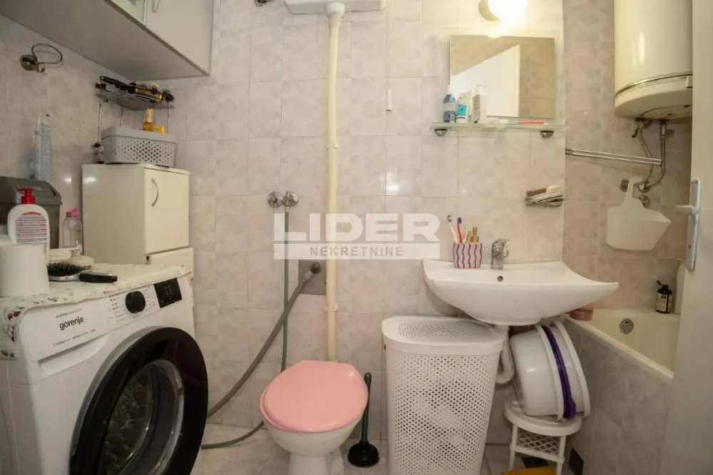 Prodaja, dvosoban stan, 74m², Novi Beograd Blok 63, Novi Beograd Sve Podlokacije