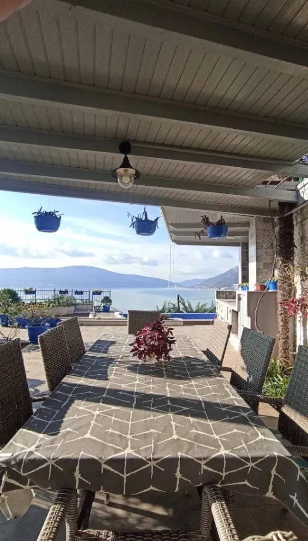 Prodaja, kuća, 330m², Donja Lastva, Tivat
