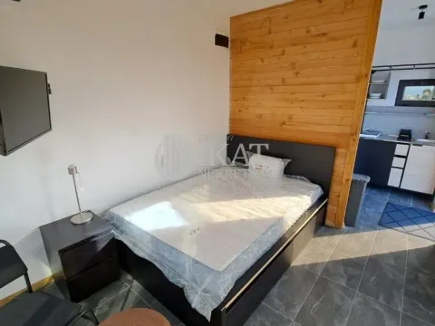 Izdavanje, kuća, 90m², Višnjica, Palilula Sve Podlokacije - image 14