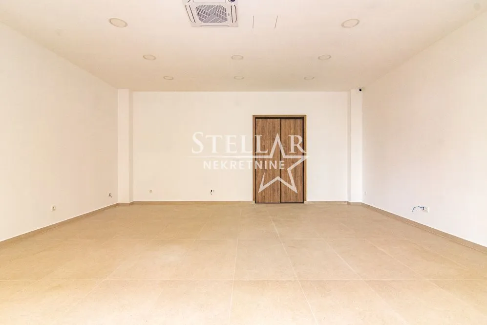 Izdavanje, poslovni prostor, 46m², Pobrežje, Podgorica