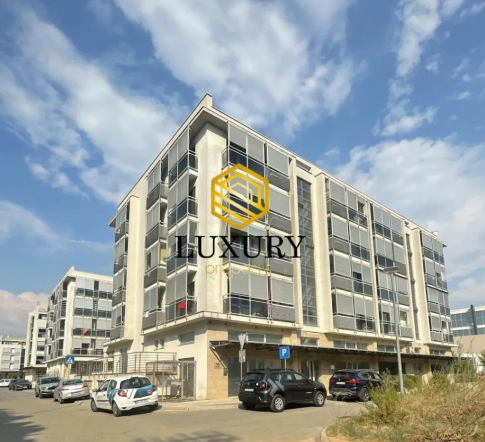 Prodaja, trosoban stan, 120m², Tološka šuma, Podgorica