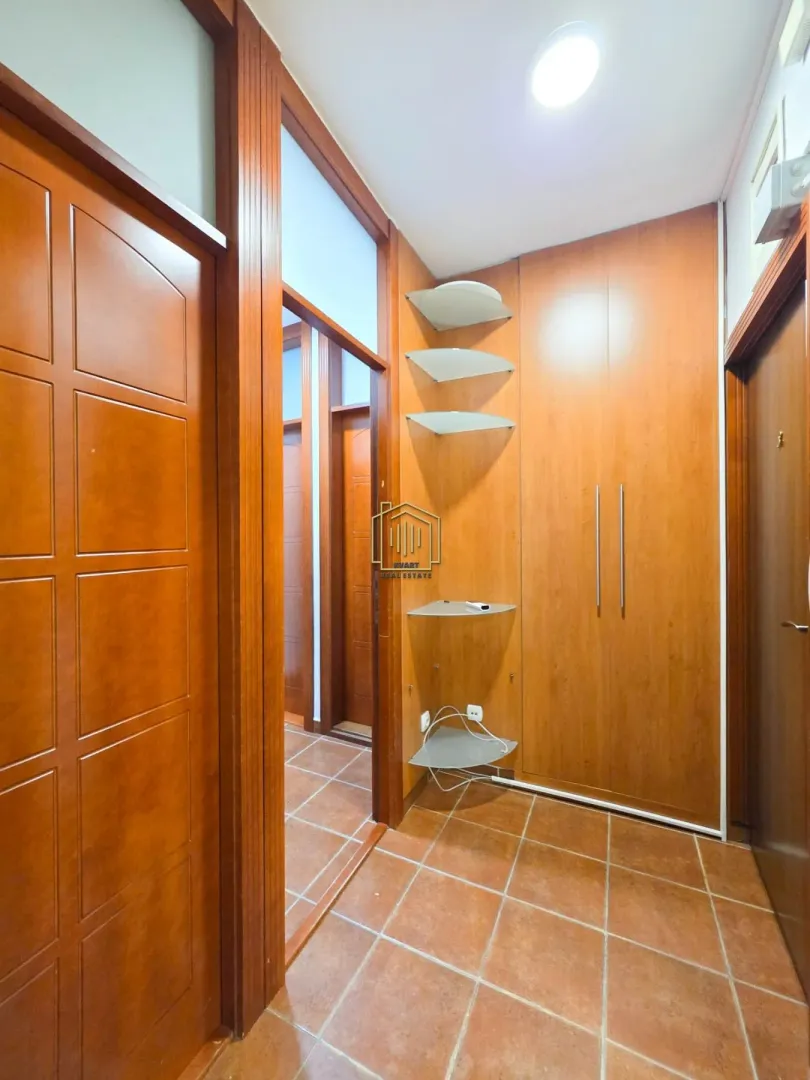 Rent, office space, 82m², Momišići, Podgorica