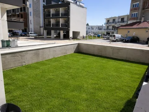 Sale, one bedroom apartment, 48m², Velika Plaža, Ulcinj - image 11