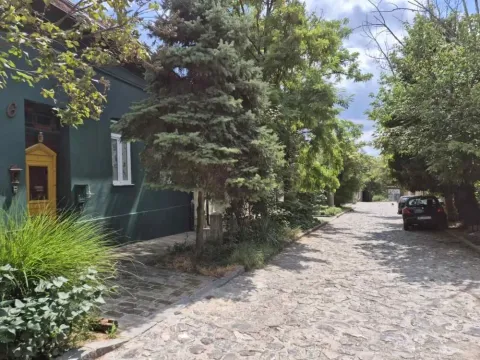 Izdavanje, kuća, 230m², Zemun Gardoš, Zemun Sve Podlokacije - image 2