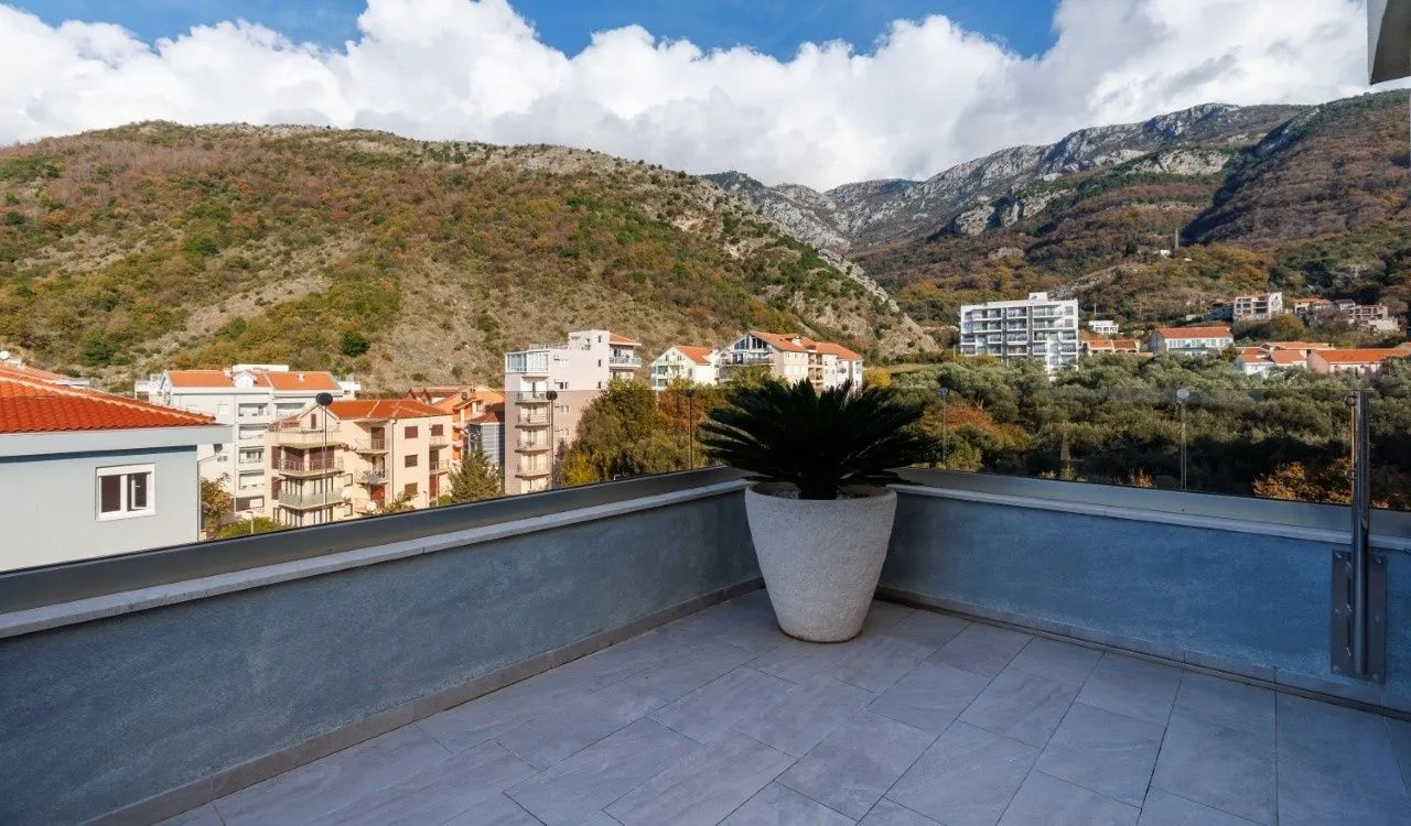 Prodaja, trosoban stan, Bečići, Budva