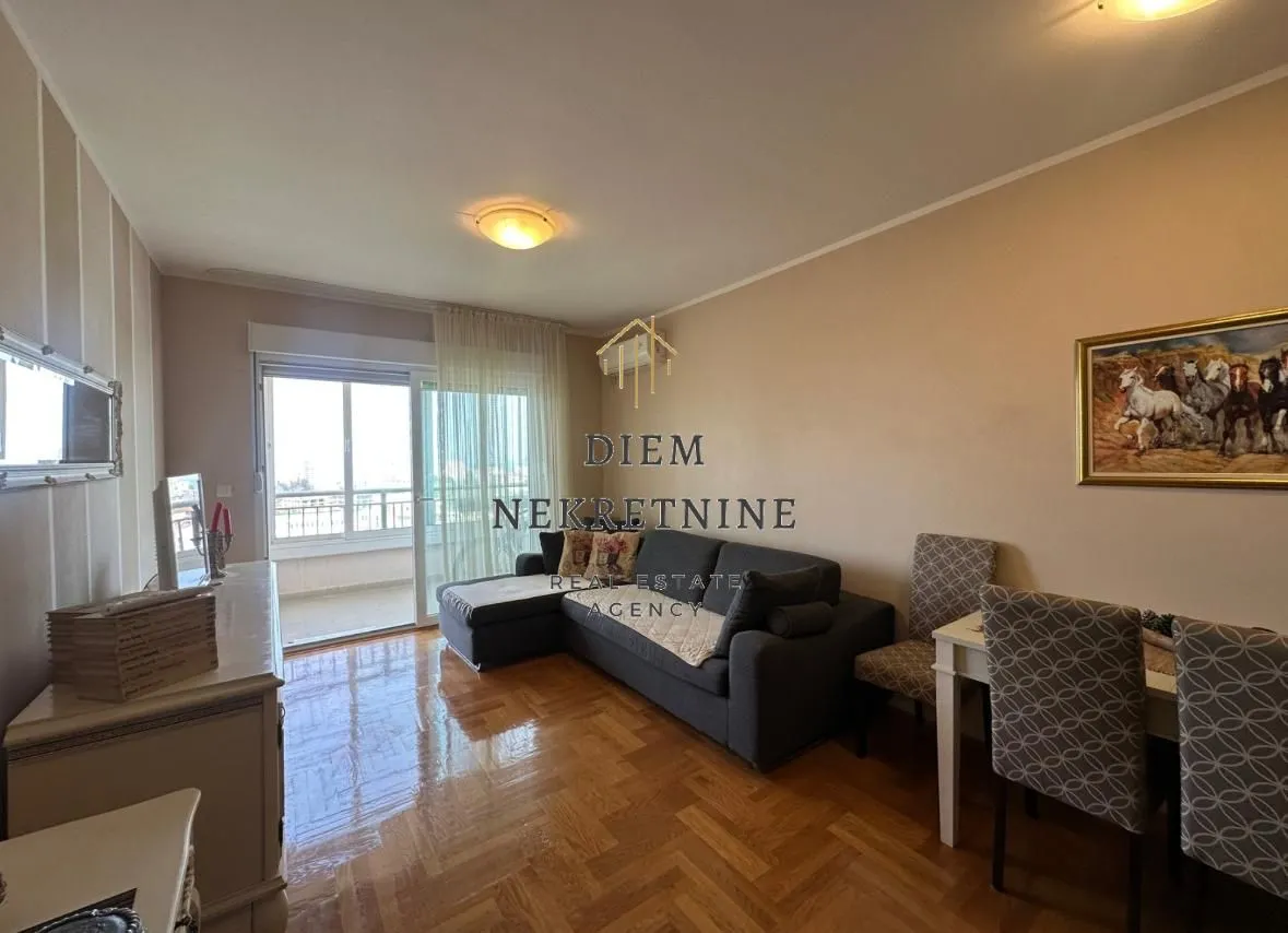 Sale, two bedroom apartment, 69m², Centar, Bar