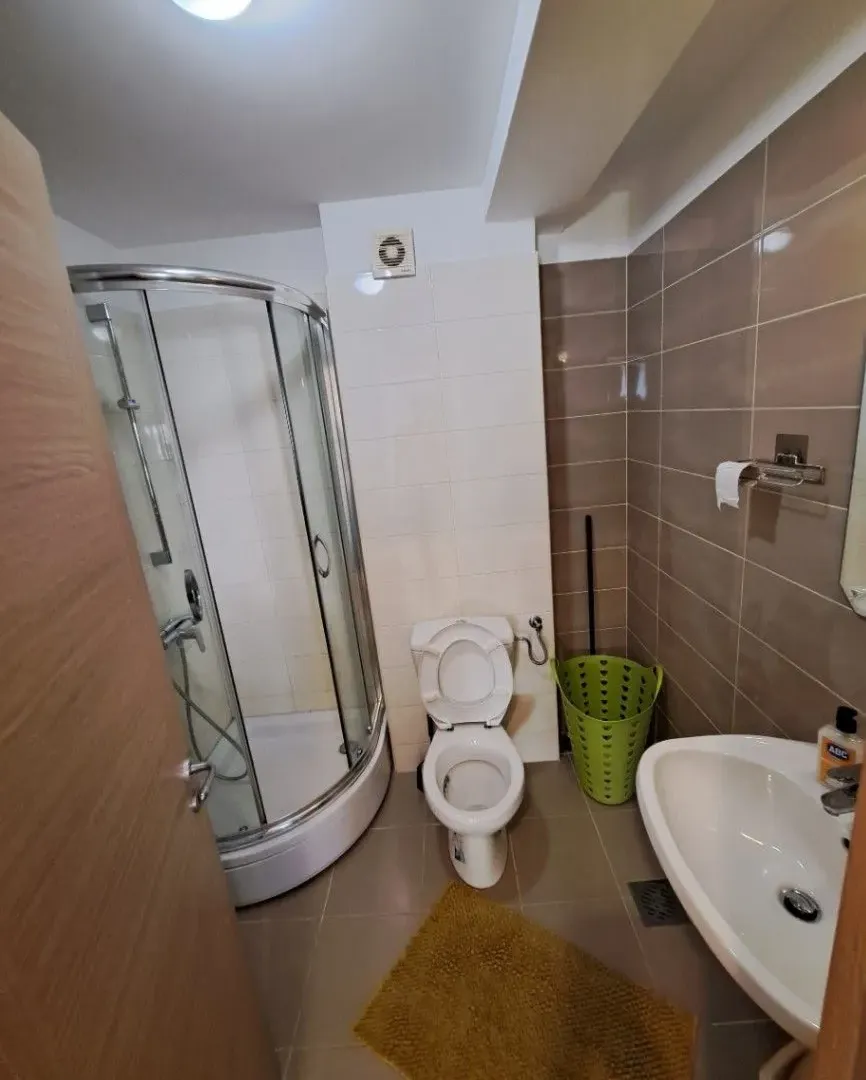 Izdavanje, jednosoban stan, 58m², Lazi, Budva