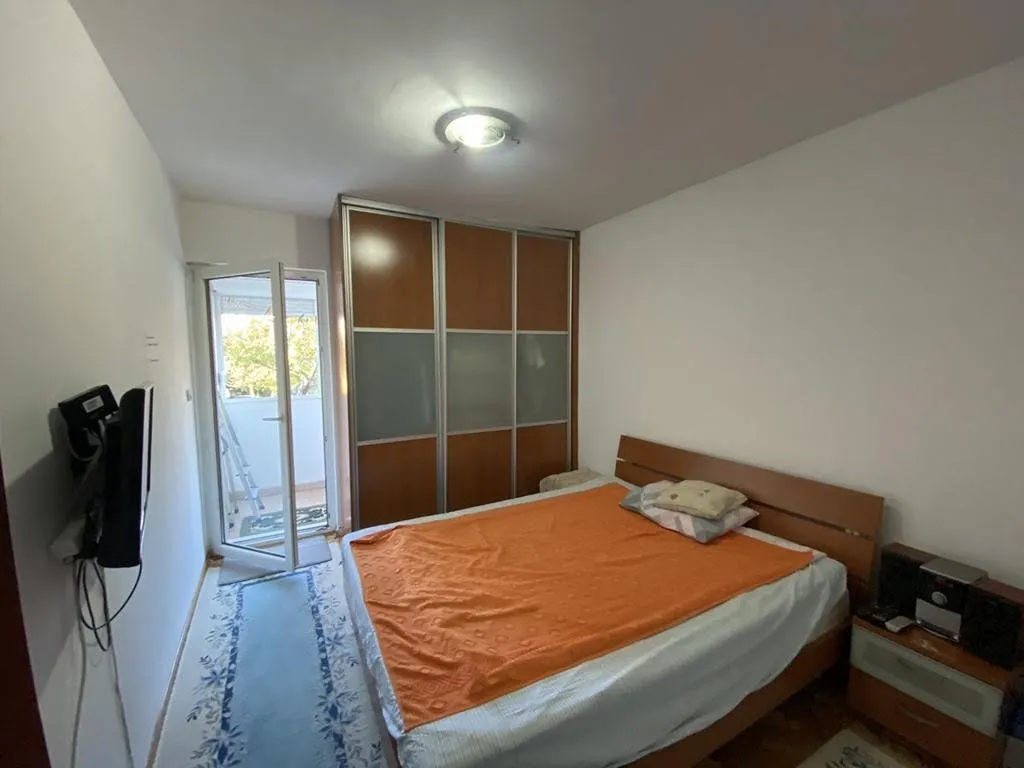 Izdavanje, dvosoban stan, 70m², Centar, Podgorica