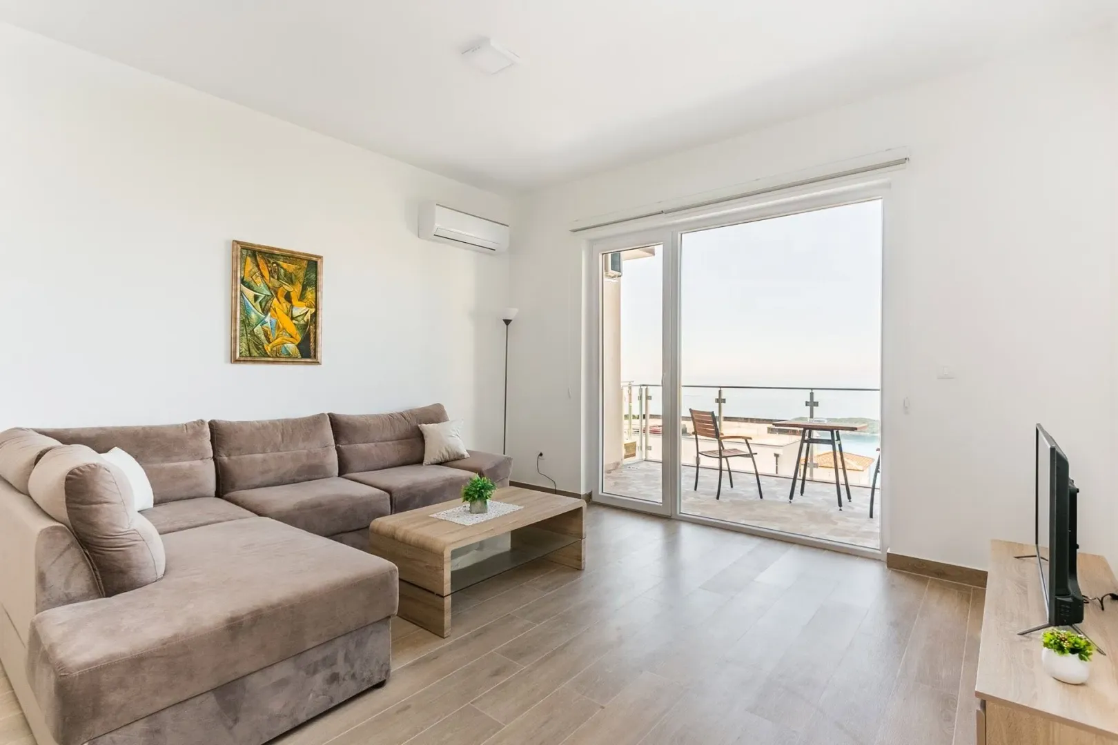 Sale, three bedroom apartment, 77m², Seoce, Budva